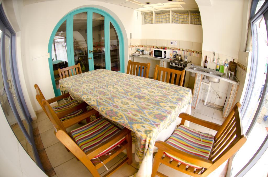 Hostal Los Aventureros Санта Крус де ла Сиера Екстериор снимка
