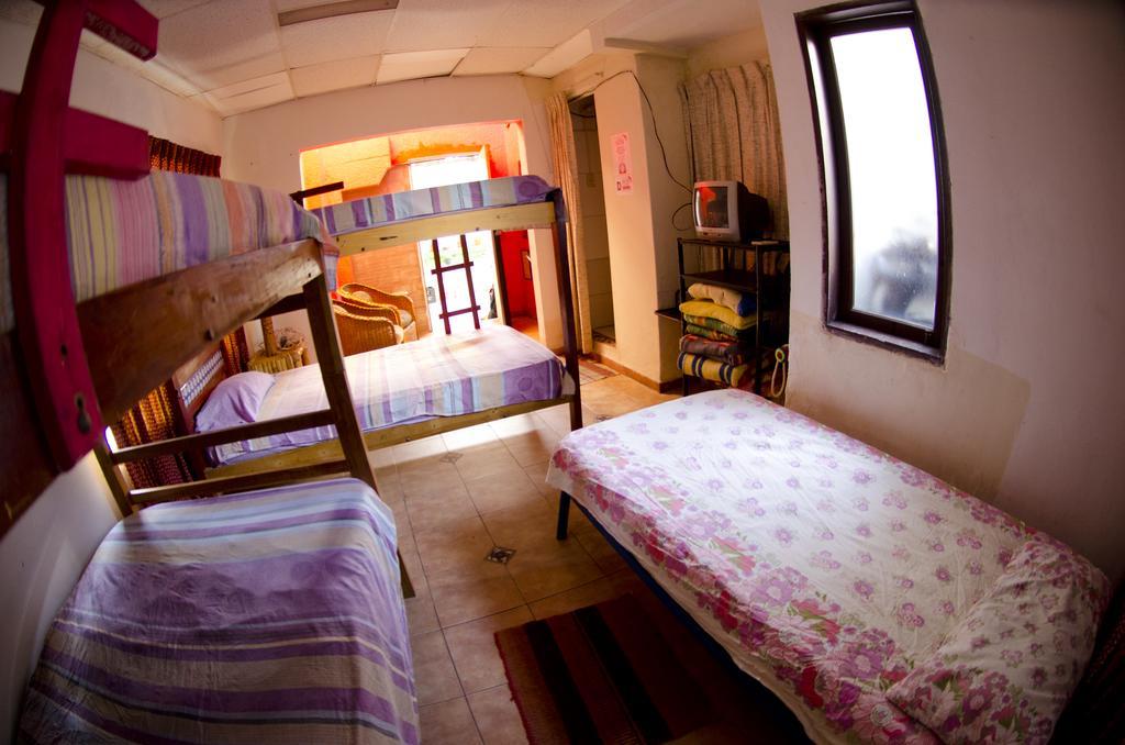 Hostal Los Aventureros Санта Крус де ла Сиера Стая снимка
