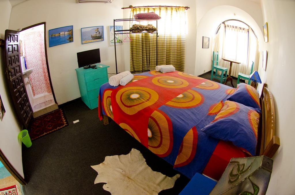 Hostal Los Aventureros Санта Крус де ла Сиера Стая снимка