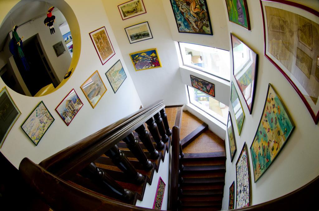 Hostal Los Aventureros Санта Крус де ла Сиера Екстериор снимка
