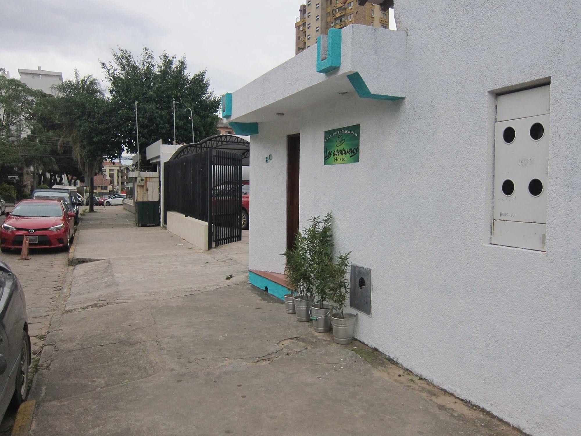 Hostal Los Aventureros Санта Крус де ла Сиера Екстериор снимка