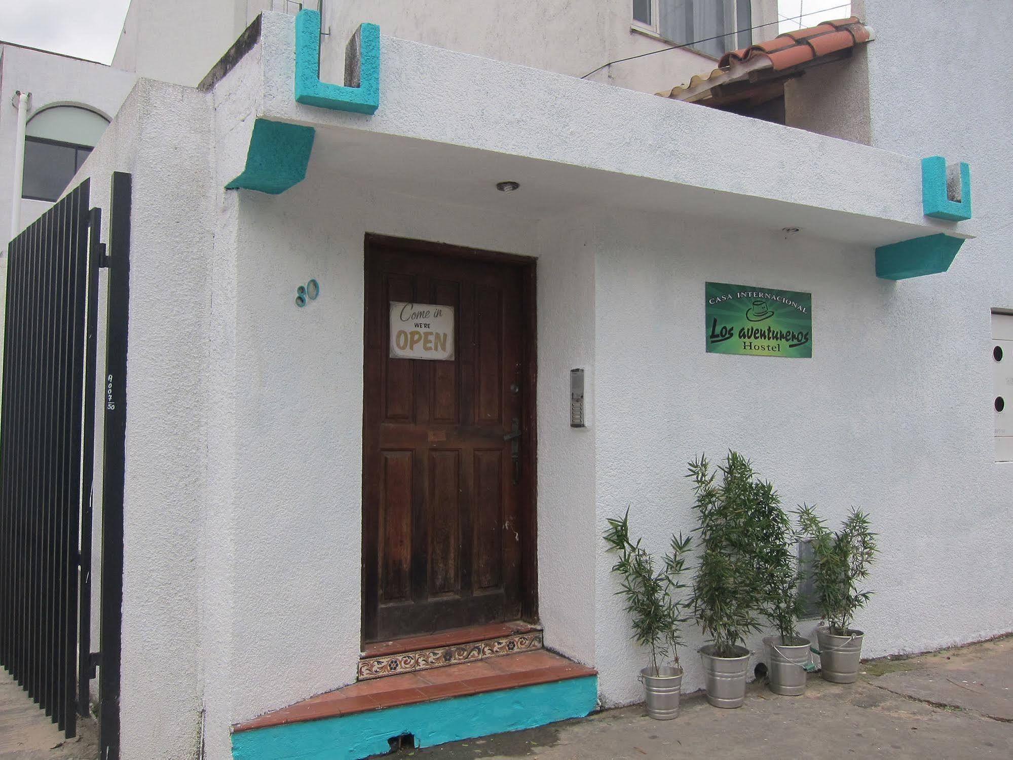 Hostal Los Aventureros Санта Крус де ла Сиера Екстериор снимка