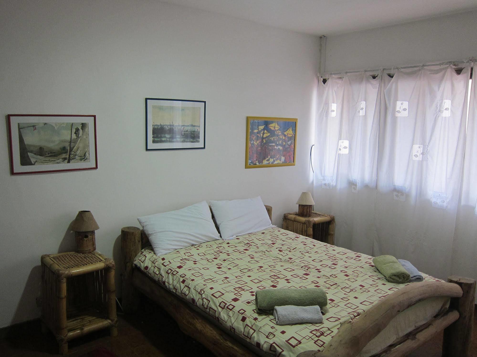 Hostal Los Aventureros Санта Крус де ла Сиера Екстериор снимка