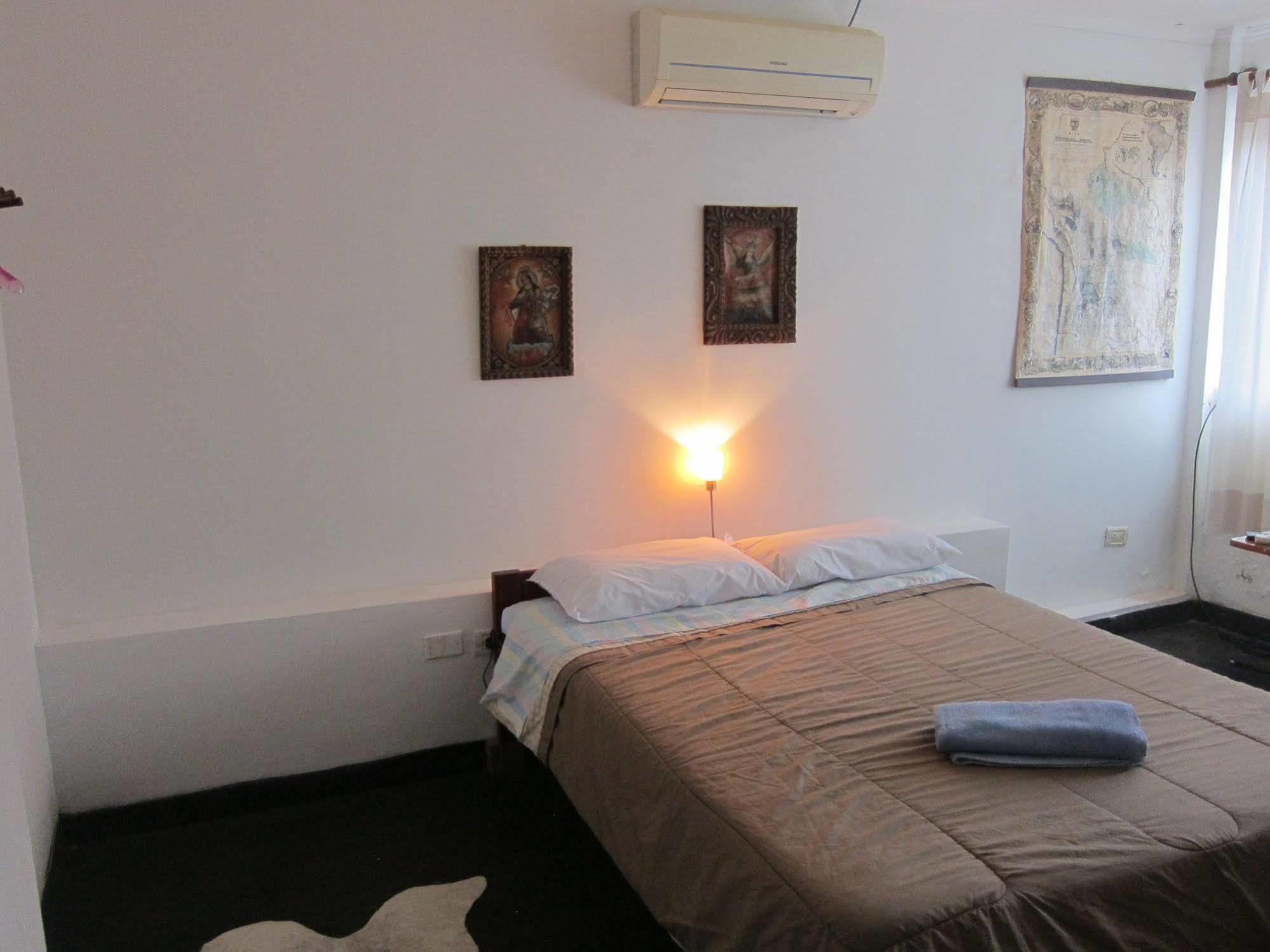 Hostal Los Aventureros Санта Крус де ла Сиера Екстериор снимка