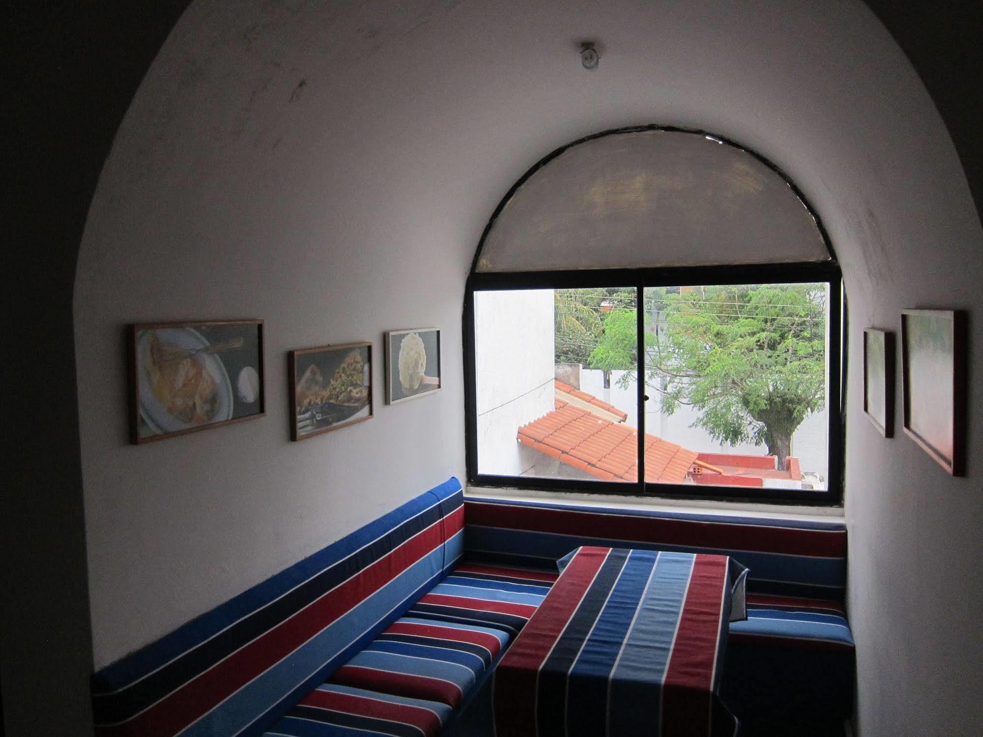 Hostal Los Aventureros Санта Крус де ла Сиера Екстериор снимка